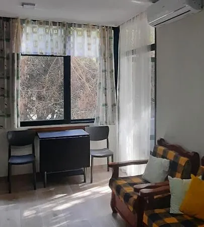 Pine 2 1 Apartament Golem (Tirana)