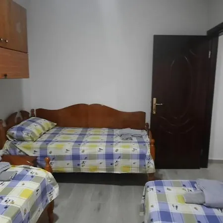 Apartament Pine 2 1 Golem (Tirana)