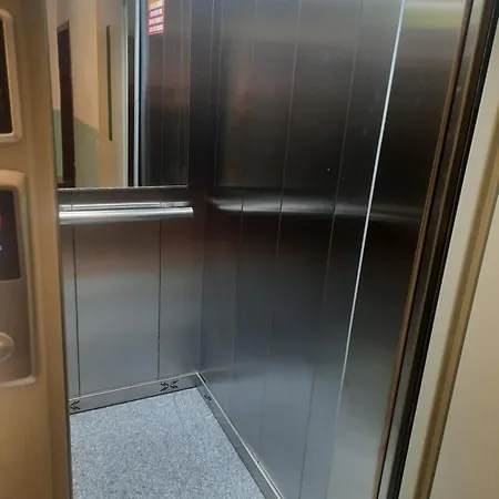 Pine 2 1 Appartement Golem (Tirana)