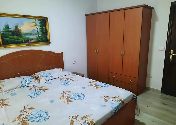 Pine 2 1 Golem (Tirana)